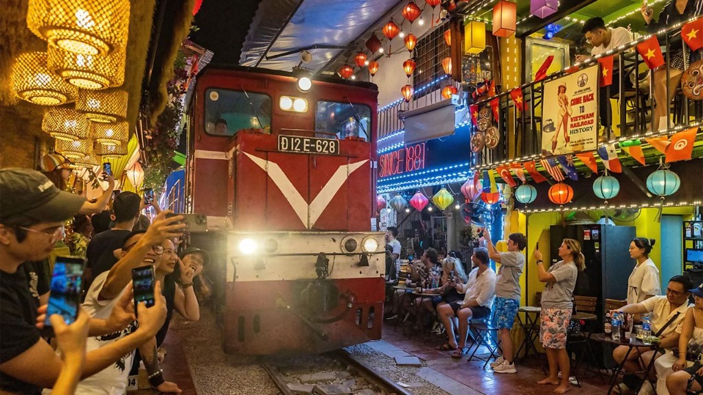 Hanoi Train Street